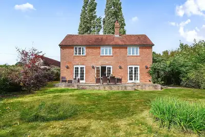 Image de Pelsham Farm Cottage -  a holiday let that sleeps 8 guests  in 4 bedrooms
