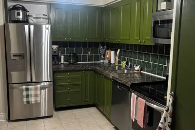 Image de 3 bedroom- Cozy Hamilton Townhouse