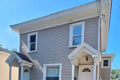 Image de Steps from the Park!