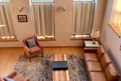 Image de Luxe 2-bedroom apartment downtown, \"Sigourney Summit\"