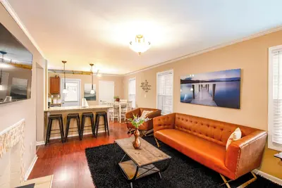 Image de Perfect 3-Bedroom House Off East Blvd! !