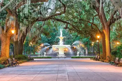 Image de Walk to Iconic Forsyth Park! + Off Street Pkg-KingBed-1GBWfi-SmTV-FullKitch-W/D
