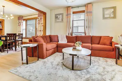 Image de 1 Mi to University: Spacious Home in Minneapolis!