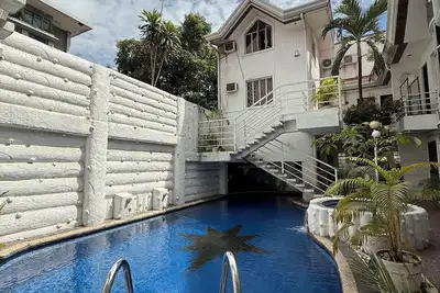 Image de Kandi Suites 2br with private Jacuzzi