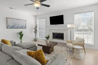 Image de Cozy4B2. 5b｜Lush Backyard for leisure｜Fully furnished｜Garage access #42456