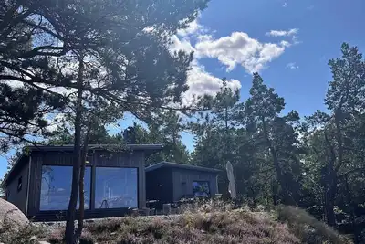 Image de Modern Fjord Cabin w/ Panoramic Views, Deck & Dock - Risør Getaway