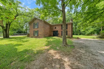 Image de Spacious Backyard • Fireplace • Mins from Downtown