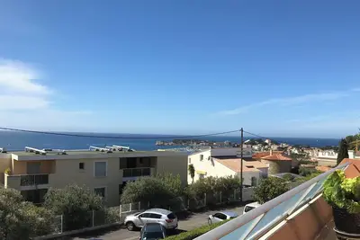 Image de Très bel appartement avec vue sur baie de Bandol à 180°, à 10min de la plage!