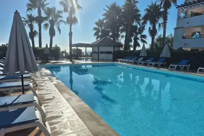 Image de Magnifique appartement T3 Rdc climatisé piscine plage privée emplacement idéal