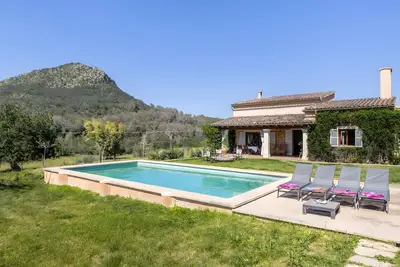 Image de Maison de campagne 'Son Catiu' avec vue sur la montagne, piscine privée et Wi-Fi