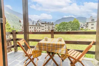 Image de Charming Pyrenean Flat with Terrace, Views & Pool