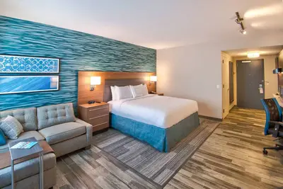 Image de Comfy & Convenient Stay near Miami Airport | 3 Units | Pool & Breakfast