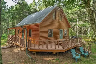 Image de Upscale Northwoods Cabin • Creekfront Trails & FIshing • Relaxing • Pet Friendly