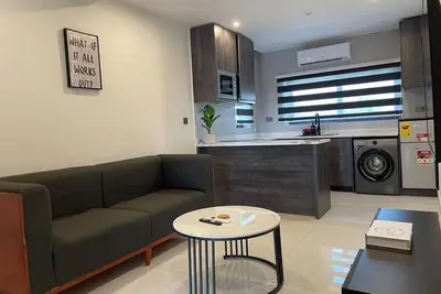 Image de Lovely apartment with Ac in vibrant Accra