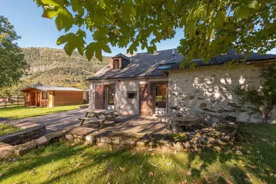 Image de Maison de vacances 'Ancienne Bergerie' avec vue sur la montagne, terrasse partagée et jardin privé