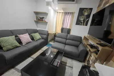 Image de Relaxing Urban Escape with Swimming Pool