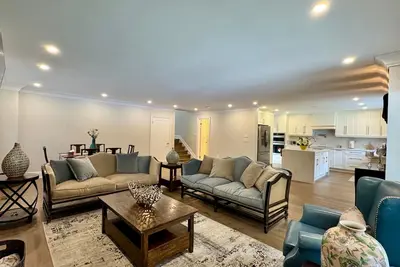 Image de Luxury 4br Retreat with Pool, Piano, Spa & Games