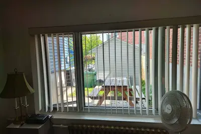 Image de Cozy studio retreat on the earth of Sherbrooke east close to the metro!