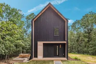 Image de Modern 2-Bedroom Scandanavian Style Chalet Near Shenandoah Natl Park w/ Hot Tub