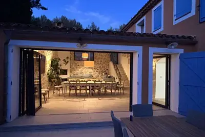 Image de A Serene Luxury Villa in the Perfect Provence Location