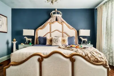 Image de King Beds • Patio • Prime Location Near Stadium