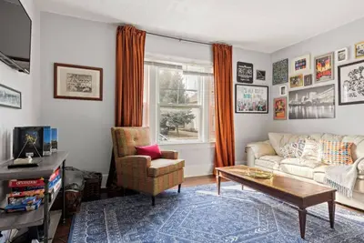 Image de Near downtown, Ohio City, Walkable, Flats!