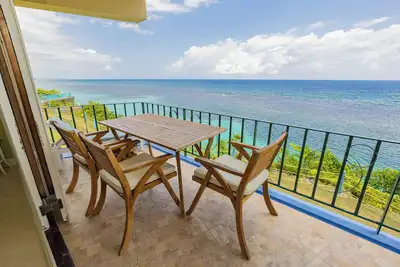 Image de Carib Ocho Rios. Lifetime view. White sand beach. Unforgettable.