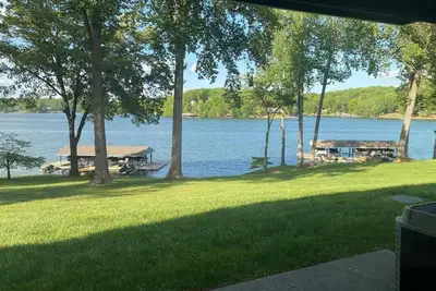 Image de Lakefront! 2-bedroom townhome at Smith Mountain Lake