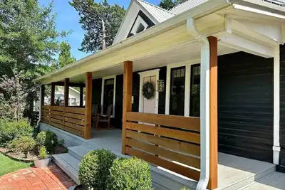 Image de King Bed Vintage charm meets Modern Lux 2bd 2bath