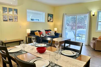 Image de Destination Leisure – Cottage B, 2br\nNext to Mitchell State Park Campground