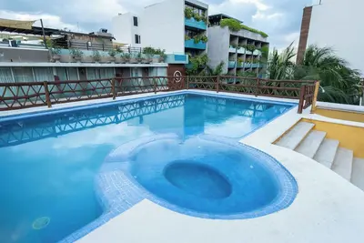 Image de Beautiful Condo just remodeled, Best location only few steps from famous 5th ave