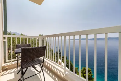 Image de Appartement de deux chambres prés de la plage Baie Pisak - Vrulja, Omis (A-24622-d)