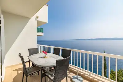 Image de Appartement de deux chambres prés de la plage Pisak, Omis (A-21575-a)