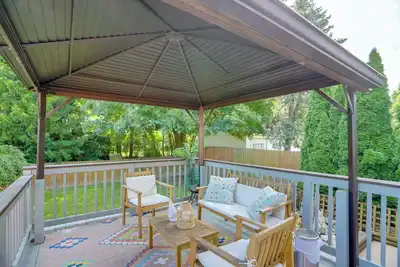 Image de Steps to Lake Erie! Cedar Point Home Base w/ Deck