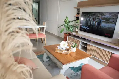 Image de Charming Condo w/ Balcony & Bay Views