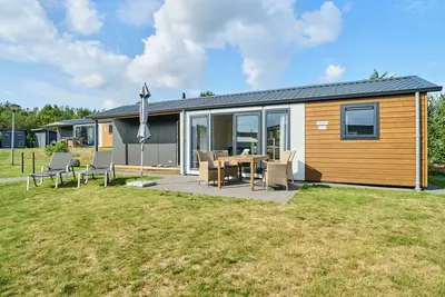 Image de Vacation home Seeflüstern by the lake with terrace and modern furnishings