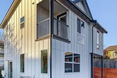 Image de Superb 2-bedroom house with Ac, private yard & off street parking in Seattle