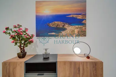 Image de Relax in Style – Modern Ghaxaq House with Pool & Terrace