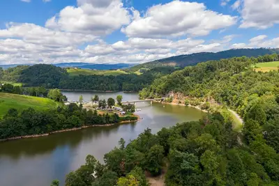 Image de Garretts Getaway at Watauga Lake - privacy, lakefront