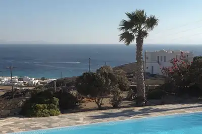 Image de Mykonos villa with pool and sea views — 10 min walk to the beach!