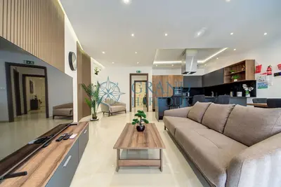 Image de Stylish Village Stay in Ħal Ghaxaq with Rooftop Pool & Views