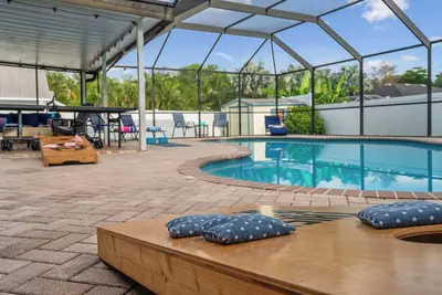 Image de New! Sunshine Getaway! Heated Pool, Hot Tub, Games