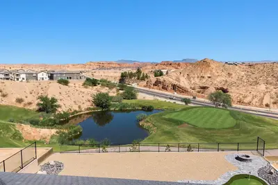 Image de Four Paws & Fairways | Golf Course Front | Pet Friendly | Over $500 in complimentary activities