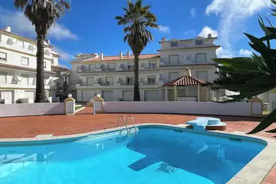 Image de Maison familiale de 3 chambres avec piscine