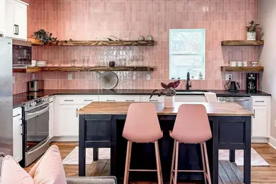 Image de Pastel Dreams - Dreamy Apt Suite in East Nash