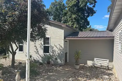 Image de Peaceful cabin with Ac in charming Liberty