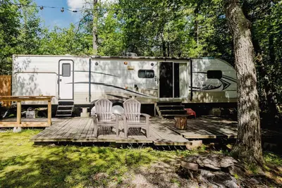 Image de 2-bedroom Camper Trailer Cottage #2
