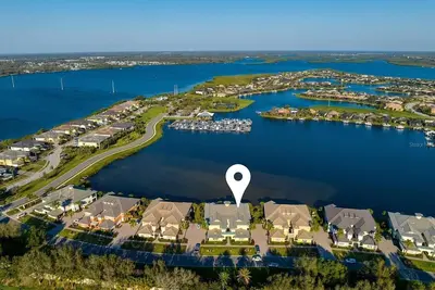 Image de Premium Carriage In the Sought After Tidewater Preserve Conveniently Located!