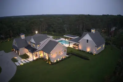 Image de Cape Cod Dream Retreat -6br Oasis w/Pool& Spa