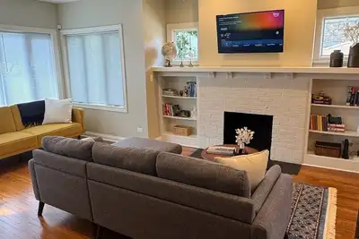 Charming 2-bedroom Home with Midcentury Details